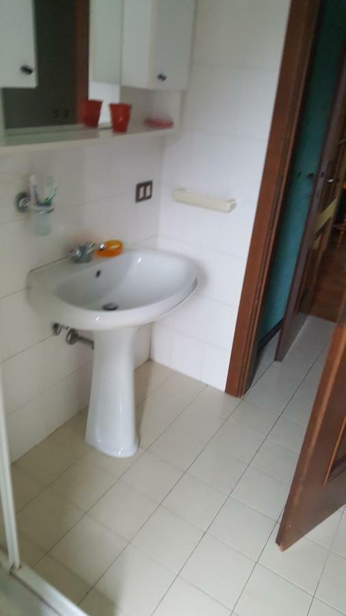 Alex'S Home Crone ภายนอก รูปภาพ